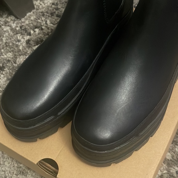 NIB UGG Merina Waterproof Leather Platform
Boots - Picture 17 of 17